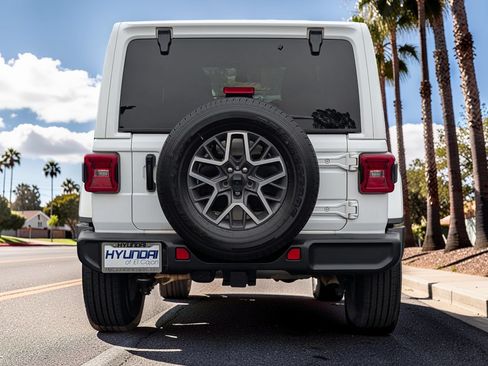 Used 2024 Jeep Wrangler Unlimited Sahara AWD/4WD image 6