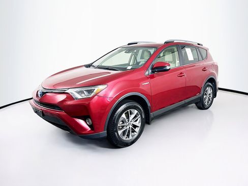 Used 2018 Toyota RAV4 XLE AWD/4WD image 3