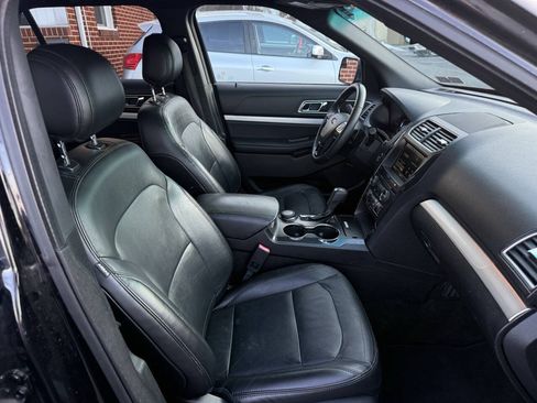 Used 2016 Ford Explorer XLT w/ Equipment Group 202A AWD/4WD image 22