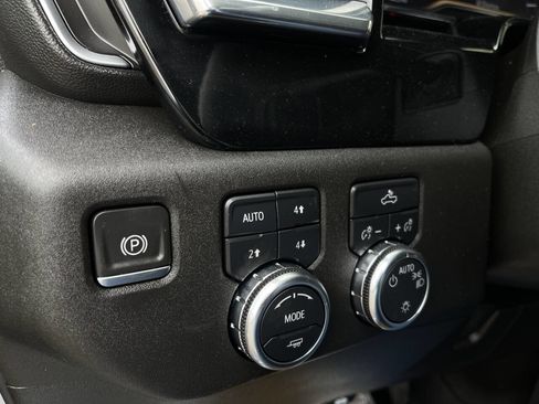 Used 2024 GMC Sierra 1500 SLE w/ Preferred Package AWD/4WD image 17