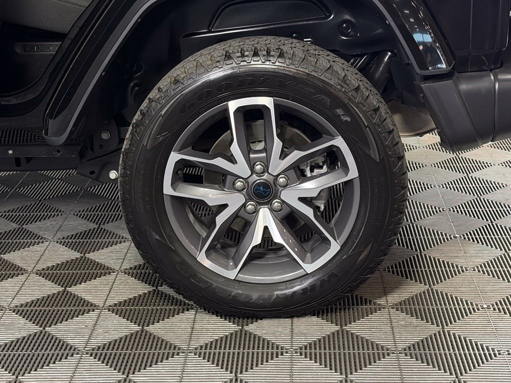 Used 2024 Jeep Wrangler Unlimited AWD/4WD image 11