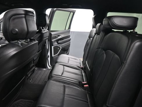 Used 2024 Jeep Wagoneer L Series II w/ Flexible Seating Group AWD/4WD image 16