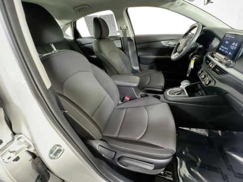 Used 2022 Kia Forte LXS w/ LXS Technology Package image 25