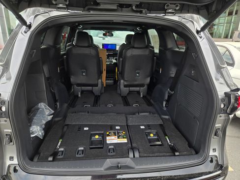 Certified 2026 Toyota Sienna XSE FWD image 25