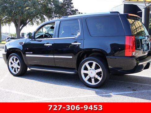 Used 2012 Cadillac Escalade Luxury image 7