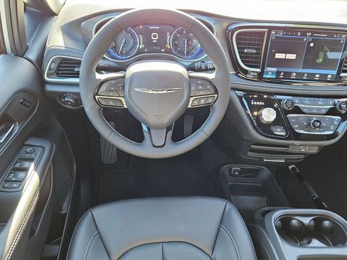 New 2026 Chrysler Pacifica Select w/ S Appearance Package FWD image 12