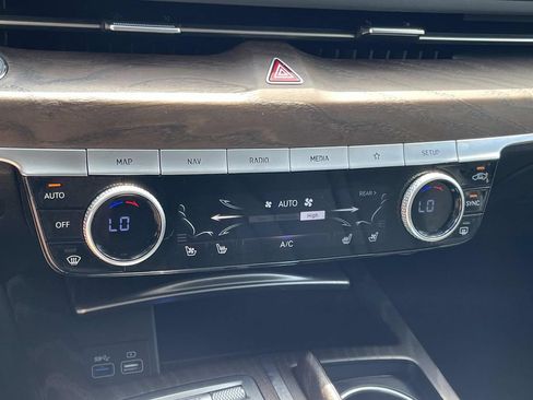 Used 2022 Genesis G80 2.5T w/ Advanced Package RWD image 33
