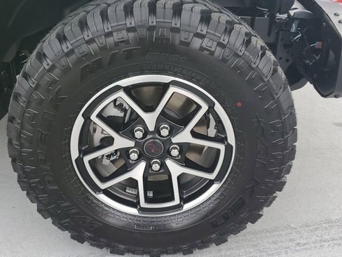 New 2025 Jeep Gladiator Rubicon image 5