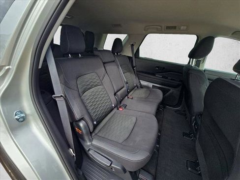 Used 2025 Nissan Pathfinder SV FWD image 20