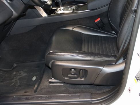 Used 2020 Land Rover Discovery Sport S image 33