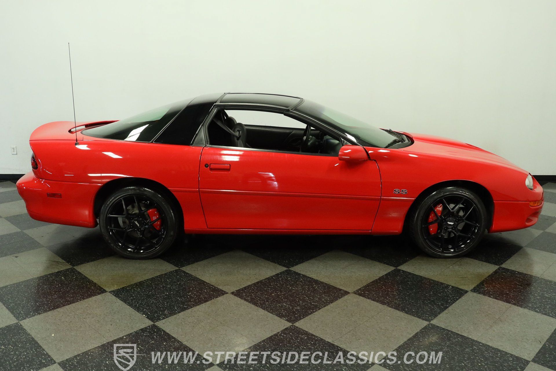 Used 2002 Chevrolet Camaro Z28 w/ SS Performance/Appearance Pkg RWD image 13