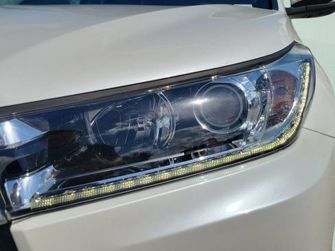 Used 2019 Toyota Highlander Limited Platinum AWD/4WD image 25