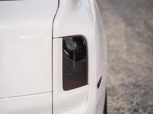 Used 2023 Rolls-Royce Cullinan Black Badge w/ Leather Finishing Pack image 10