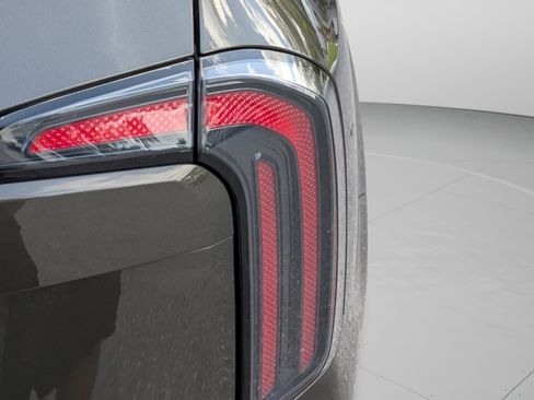 Used 2024 Kia Telluride SX FWD image 36