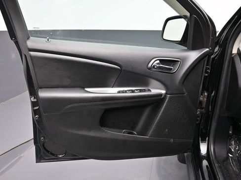Used 2017 Dodge Journey SE FWD image 18