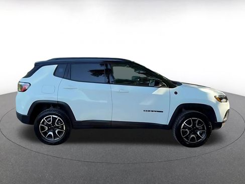 Used 2025 Jeep Compass Trailhawk AWD/4WD image 16