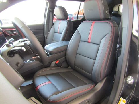 New 2026 Chevrolet Traverse RS AWD/4WD image 27