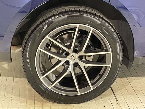 Certified 2026 Porsche Macan Turbo AWD/4WD image 12