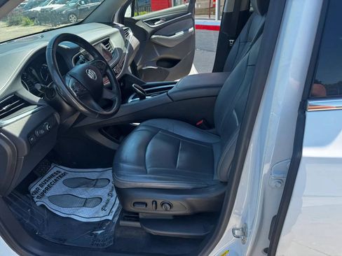 Used 2019 Buick Enclave Essence AWD/4WD image 17
