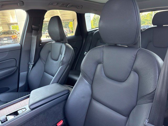 Used 2024 Volvo XC60 T8 Plus w/ Protection Package Premier AWD/4WD image 11