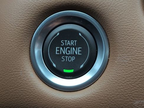 Certified 2025 GMC Canyon AT4 w/ AT4 Premium Package image 38