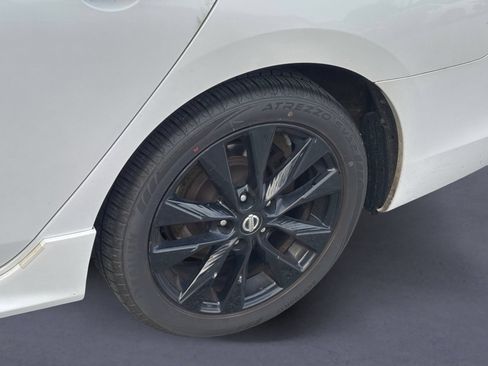 Used 2017 Nissan Sentra SR Turbo w/ SR Midnight Edition FWD image 5