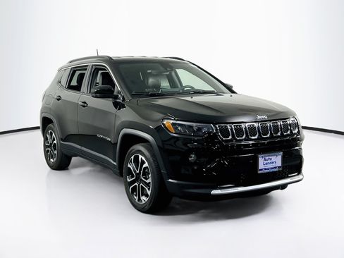Used 2023 Jeep Compass Limited AWD/4WD image 3