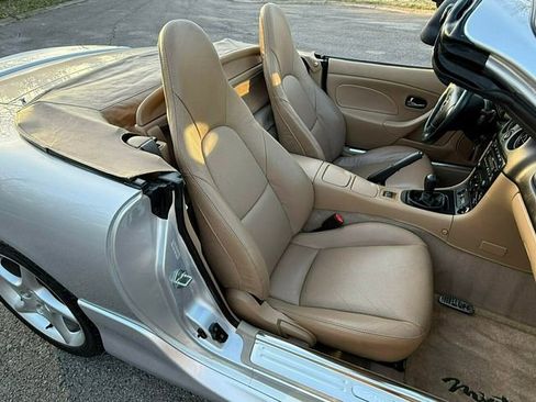 Used 2002 MAZDA MX-5 Miata image 50