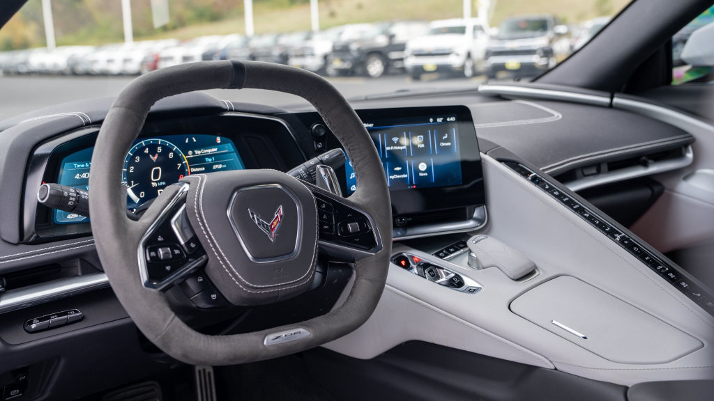 Used 2025 Chevrolet Corvette Z06 RWD image 7
