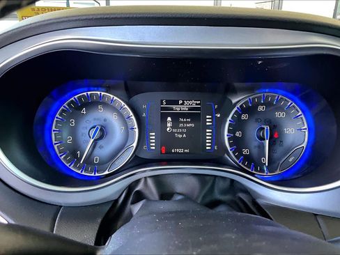 Used 2019 Chrysler Pacifica Touring Plus w/ S Appearance Package FWD image 25