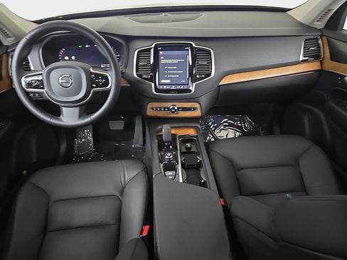 Used 2024 Volvo XC90 T8 Plus AWD/4WD image 12