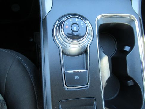 Used 2018 Ford Fusion SE FWD image 24