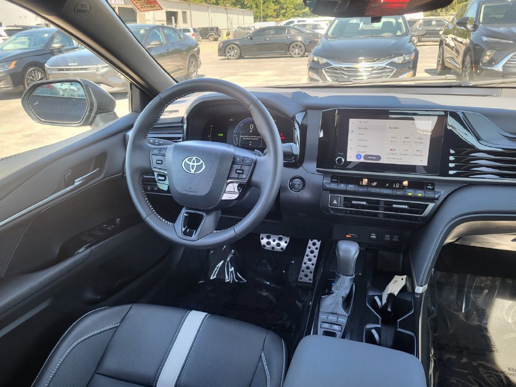 Used 2026 Toyota Camry SE FWD image 13
