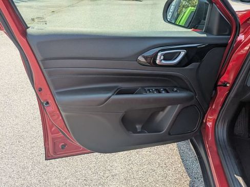 New 2026 Jeep Compass Latitude AWD/4WD image 11