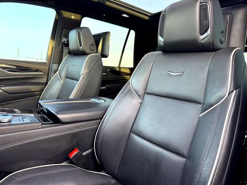 Used 2023 Cadillac Escalade Sport image 13