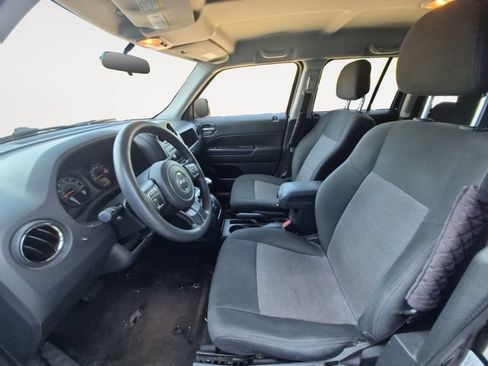 Used 2014 Jeep Patriot Sport w/ Power Value Group FWD image 9