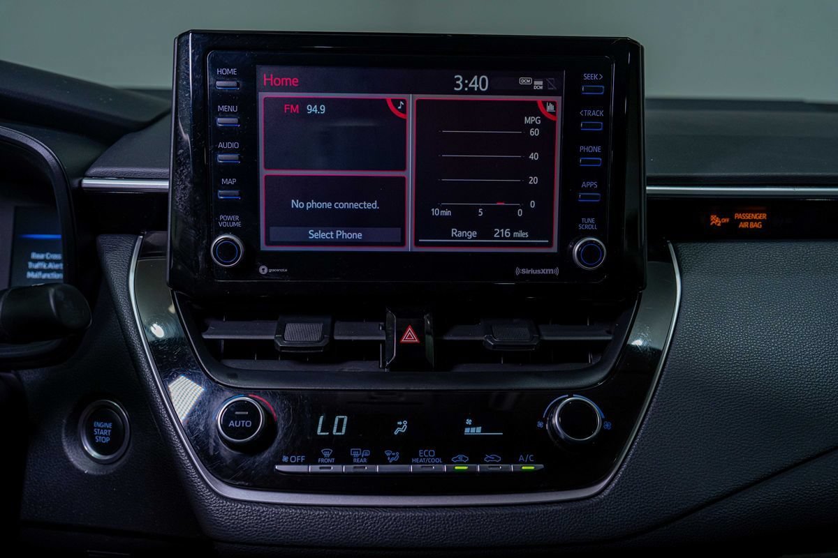 Used 2022 Toyota Corolla LE w/ LE Convenience Package FWD image 6