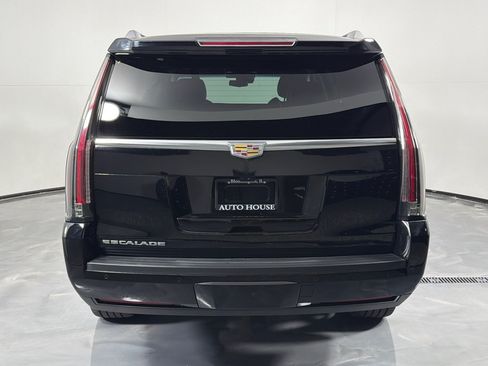 Used 2018 Cadillac Escalade Premium Luxury AWD/4WD image 6
