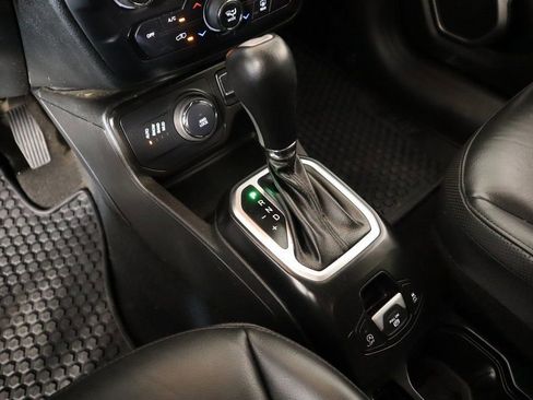 Used 2023 Jeep Renegade Limited image 10