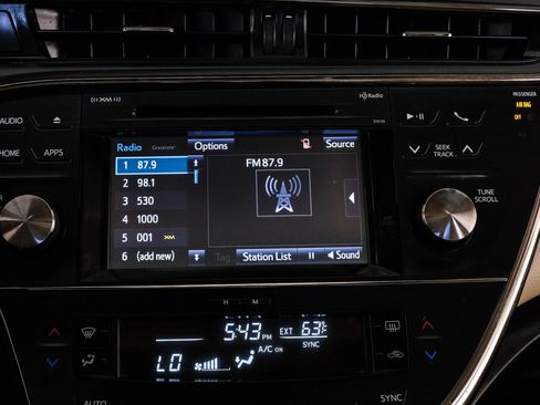 Used 2016 Toyota Avalon XLE Premium image 29