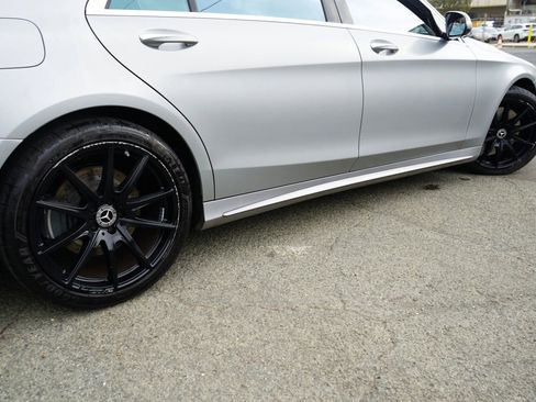 Used 2018 Mercedes-Benz S 560 Sedan image 6