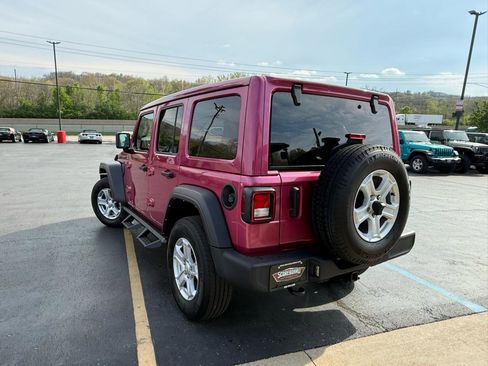 Used 2022 Jeep Wrangler Unlimited Sport w/ Sun And Sound Package AWD/4WD image 5