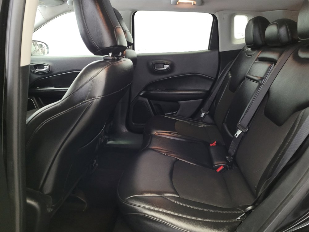 Used 2018 Jeep Compass Latitude w/ Popular Equipment Group FWD image 18