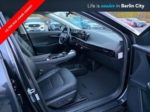 New 2025 Kia EV6 Wind image 11