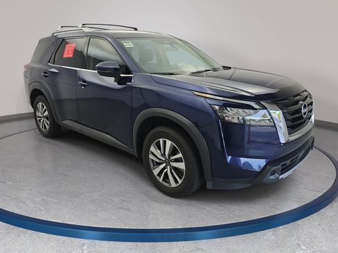 Certified 2023 Nissan Pathfinder SL AWD/4WD image 3