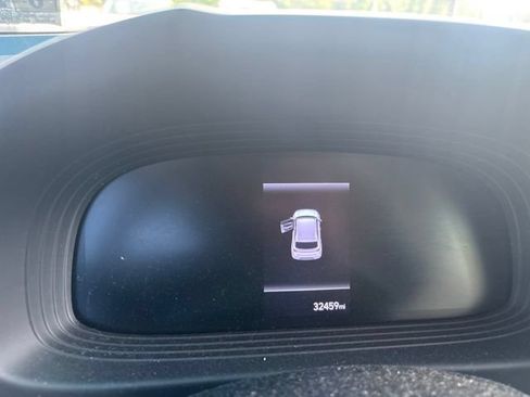Used 2023 Hyundai Venue SEL FWD image 5