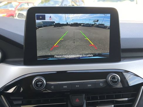 Used 2022 Ford Escape SE w/ SE Sport Appearance Package image 26