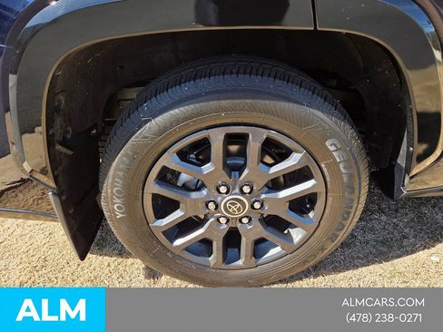 Used 2023 Toyota Sequoia Platinum AWD/4WD image 17