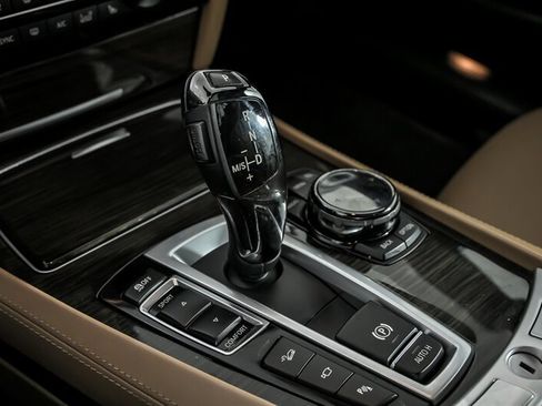 Used 2015 BMW 750i xDrive image 33