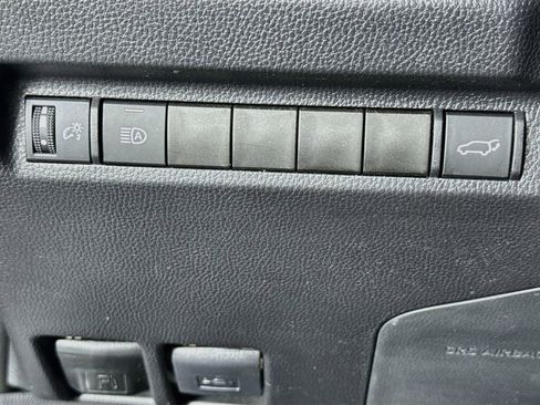 Used 2025 Toyota RAV4 XLE w/ Convenience Package FWD image 15